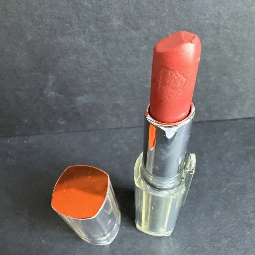 Loreal Infallible Lipstick 425 ALWAYS APRICOT silver tube